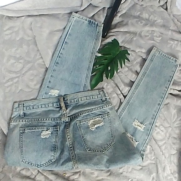 The Factory Korea Women's Distressed Jeans - Picture 6 of 6